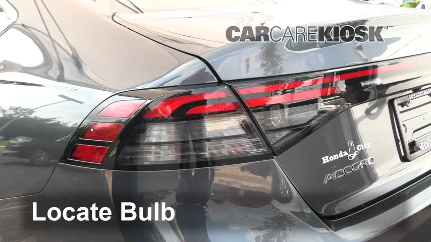 2023 Honda Accord LX 1.5L 4 Cyl. Turbo Éclairage Feu clignotant arrière (remplacer l'ampoule)